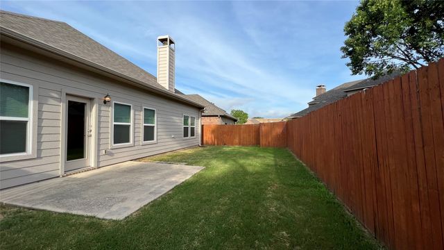 517 Highpark Court, Lake Dallas, TX 75065