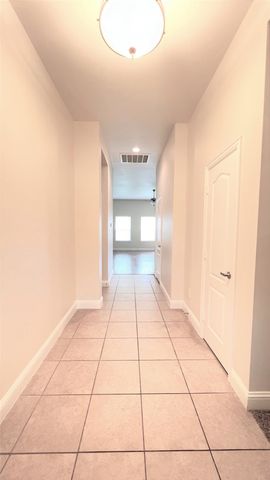 517 Highpark Court, Lake Dallas, TX 75065