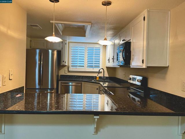 1640 San Miguel Dr, Walnut Creek, CA 94596