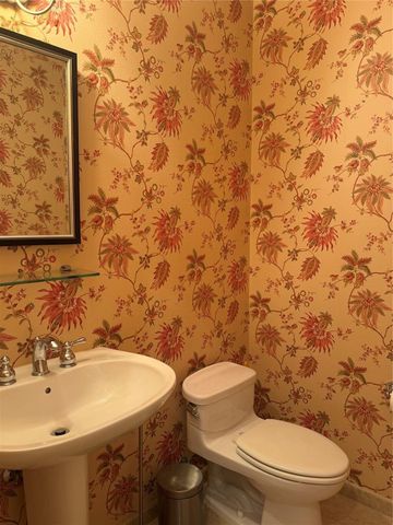 16135 Emerald Estates Drive 261, Weston, FL 33331