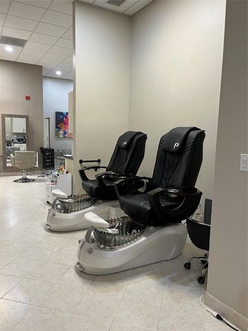 16135 Emerald Estates Drive 261, Weston, FL 33331