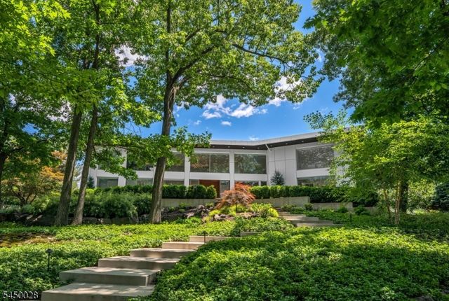 349 Crestmont Rd, Cedar Grove Twp., NJ 07009