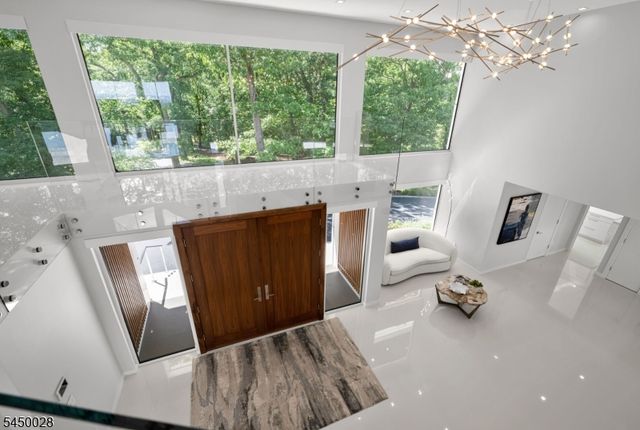 349 Crestmont Rd, Cedar Grove Twp., NJ 07009