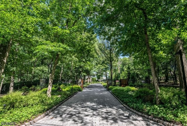 349 Crestmont Rd, Cedar Grove Twp., NJ 07009