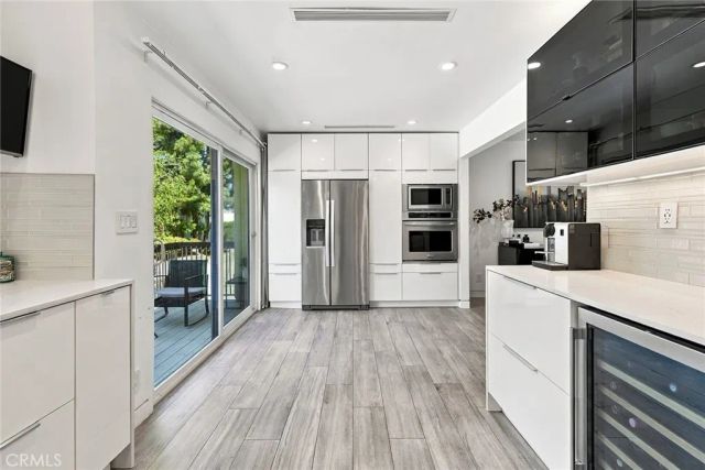 7100 Balboa Boulevard 807, Lake Balboa, CA 91406