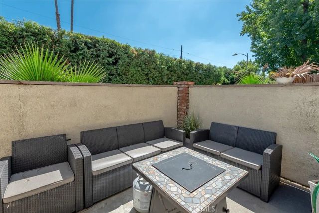 7100 Balboa Boulevard 807, Lake Balboa, CA 91406