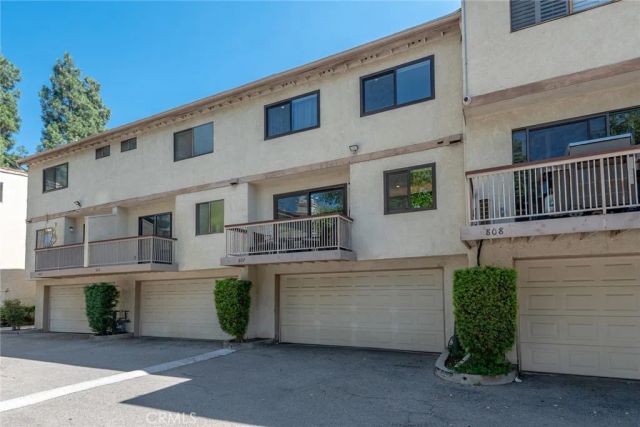 7100 Balboa Boulevard 807, Lake Balboa, CA 91406