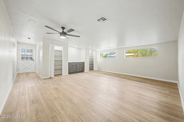 5842 E North Street, Tucson, AZ 85712