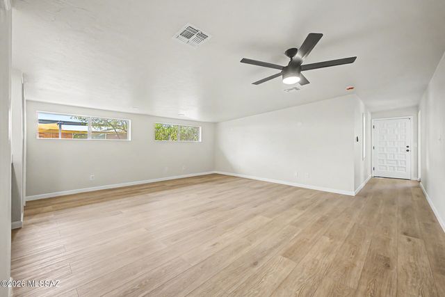 5842 E North Street, Tucson, AZ 85712