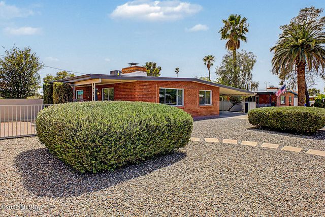 5842 E North Street, Tucson, AZ 85712