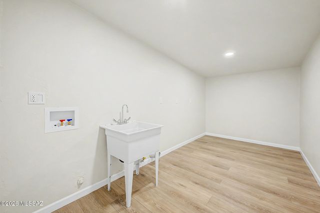 5842 E North Street, Tucson, AZ 85712