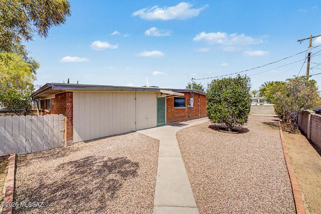 5842 E North Street, Tucson, AZ 85712