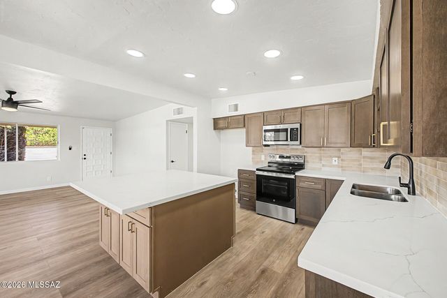 5842 E North Street, Tucson, AZ 85712