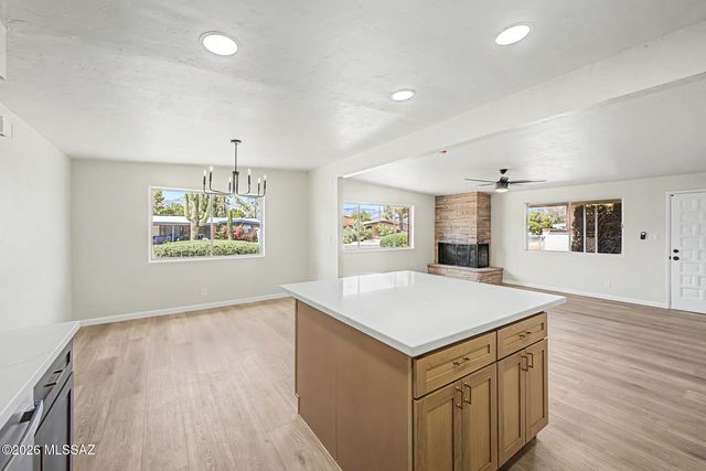 5842 E North Street, Tucson, AZ 85712