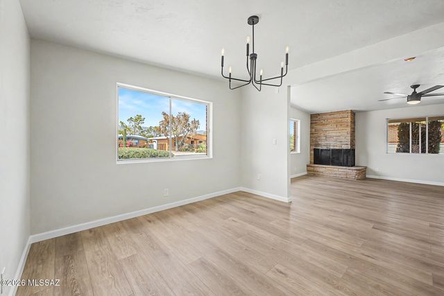 5842 E North Street, Tucson, AZ 85712