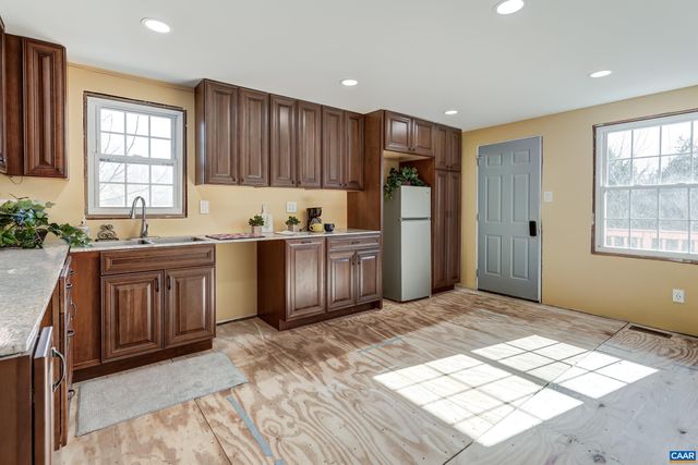 6685 JEFFERSON MILL RD, Scottsville, VA 24590