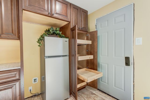 6685 JEFFERSON MILL RD, Scottsville, VA 24590