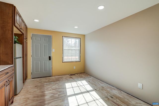 6685 JEFFERSON MILL RD, Scottsville, VA 24590