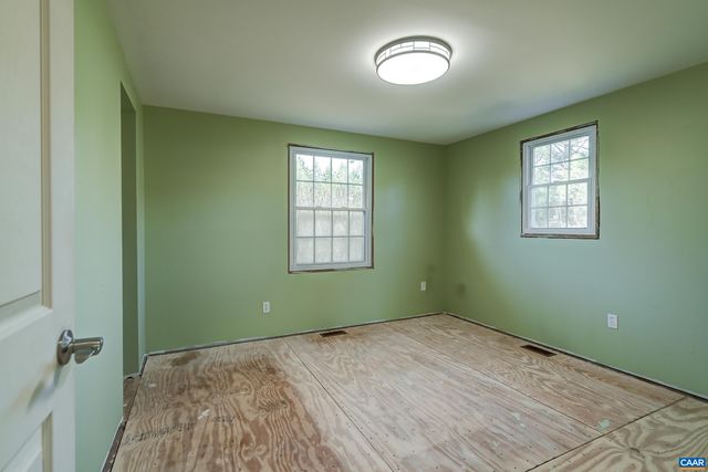 6685 JEFFERSON MILL RD, Scottsville, VA 24590