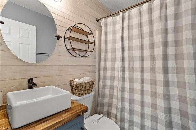 295 Calinda Drive, Thomasville, NC 27360