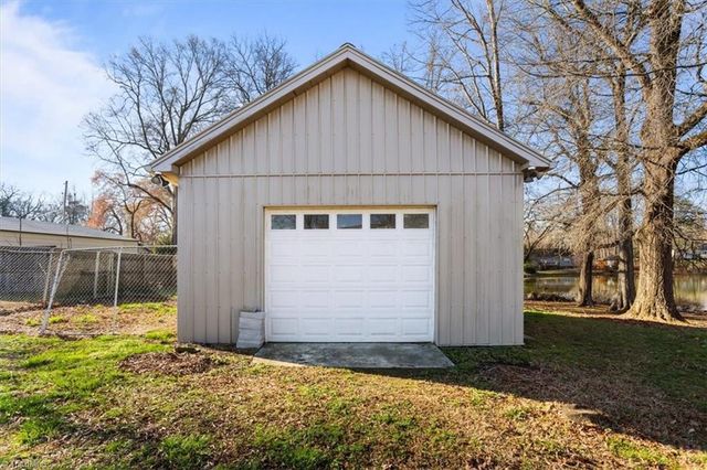 295 Calinda Drive, Thomasville, NC 27360