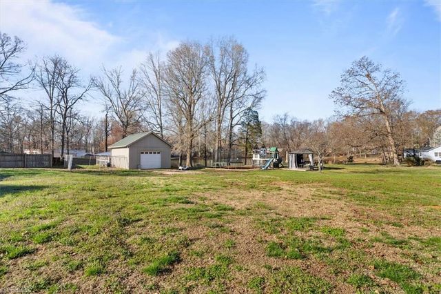 295 Calinda Drive, Thomasville, NC 27360