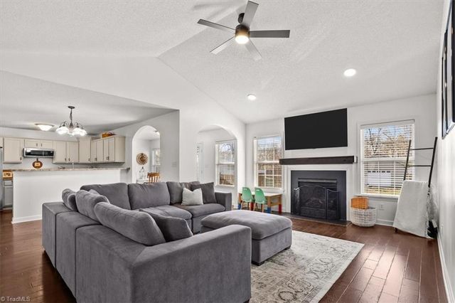 295 Calinda Drive, Thomasville, NC 27360