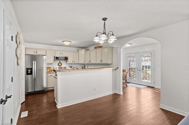 295 Calinda Drive, Thomasville, NC 27360