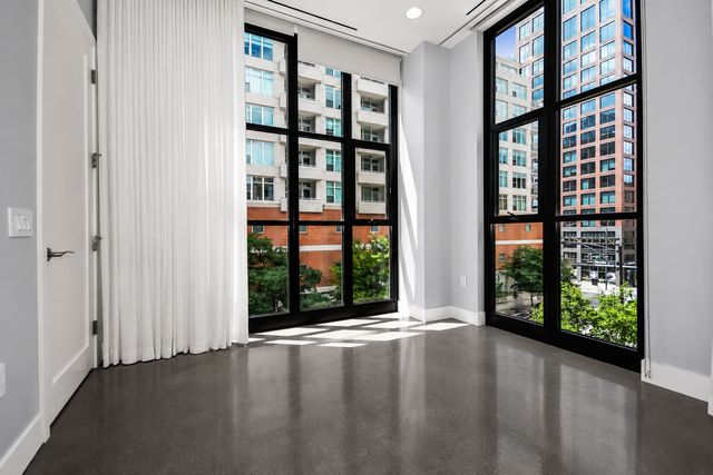 900 W Washington Boulevard 301, Chicago, IL 60607