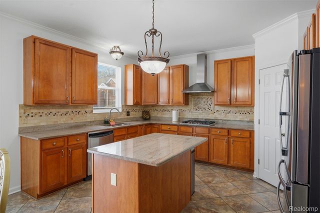 42575 Silverwood Drive, Sterling Heights, MI 48314