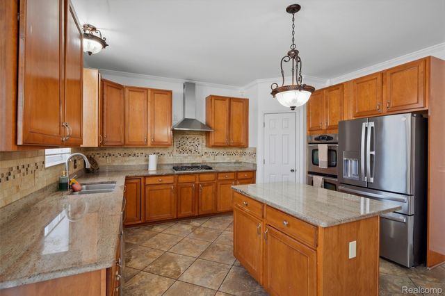 42575 Silverwood Drive, Sterling Heights, MI 48314