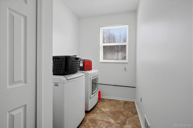 42575 Silverwood Drive, Sterling Heights, MI 48314