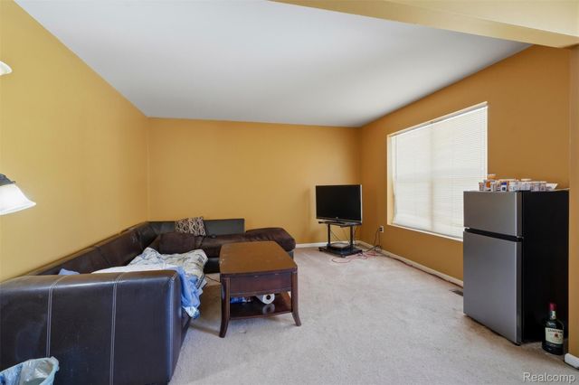 42575 Silverwood Drive, Sterling Heights, MI 48314