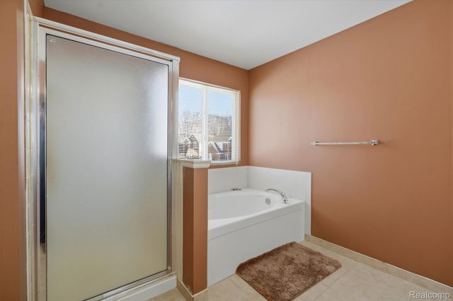 42575 Silverwood Drive, Sterling Heights, MI 48314