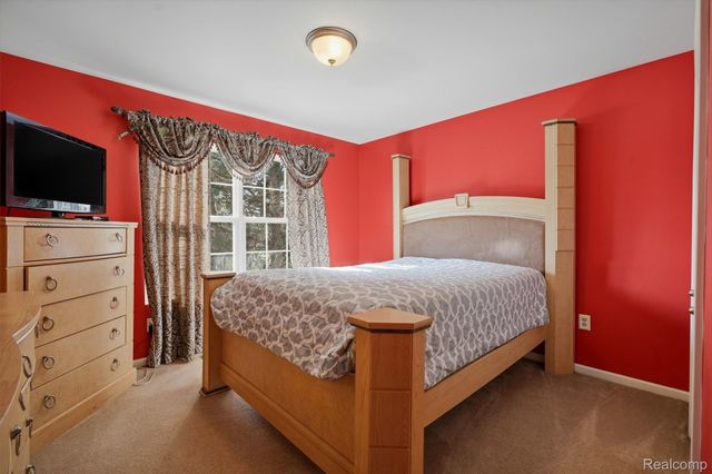 42575 Silverwood Drive, Sterling Heights, MI 48314