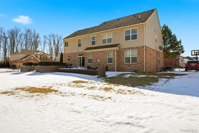 42575 Silverwood Drive, Sterling Heights, MI 48314