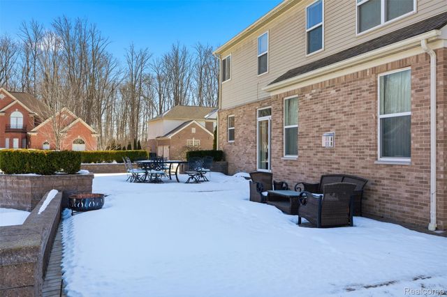 42575 Silverwood Drive, Sterling Heights, MI 48314