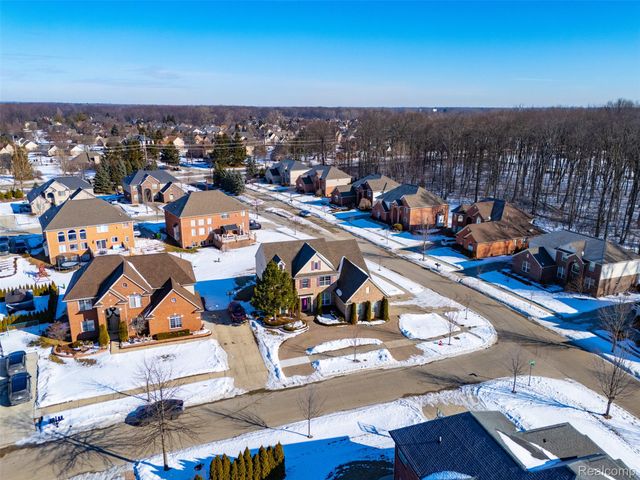 42575 Silverwood Drive, Sterling Heights, MI 48314