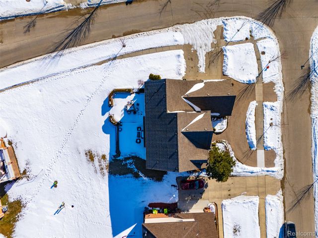 42575 Silverwood Drive, Sterling Heights, MI 48314