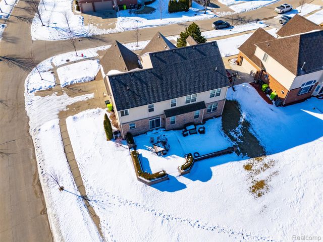 42575 Silverwood Drive, Sterling Heights, MI 48314