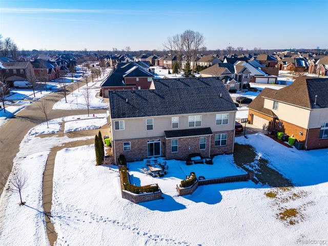 42575 Silverwood Drive, Sterling Heights, MI 48314