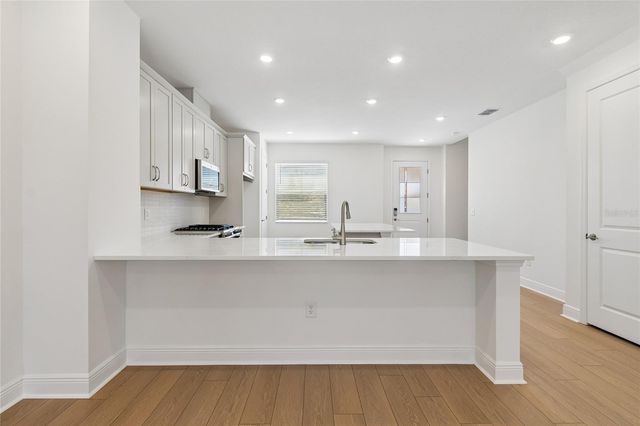 8105 SEAFLOWER PARKWAY, Bradenton, FL 34210