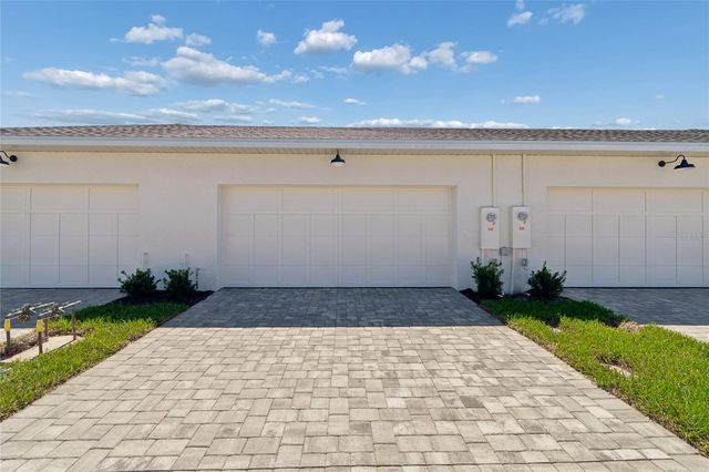 8105 SEAFLOWER PARKWAY, Bradenton, FL 34210