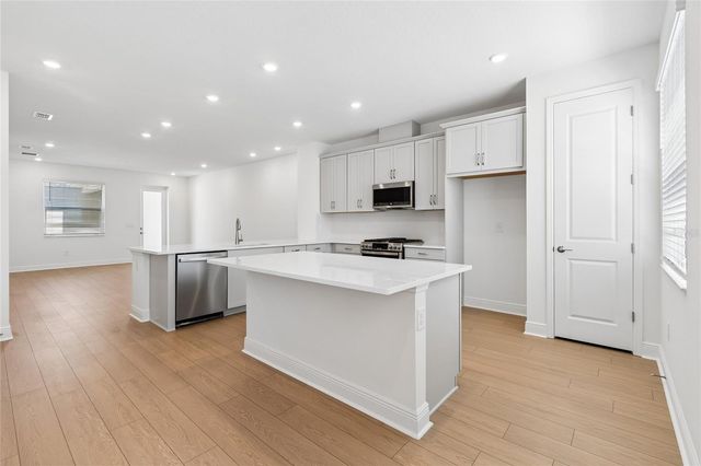 8105 SEAFLOWER PARKWAY, Bradenton, FL 34210