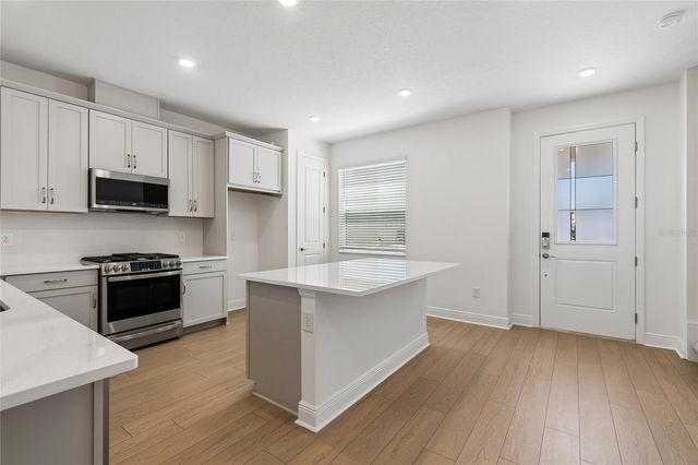 8105 SEAFLOWER PARKWAY, Bradenton, FL 34210