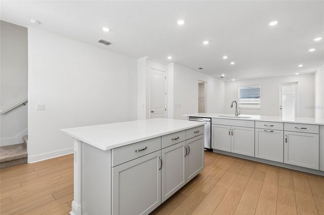 8105 SEAFLOWER PARKWAY, Bradenton, FL 34210