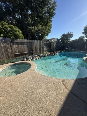 6904 Winlock Ave, Citrus Heights, CA 95621
