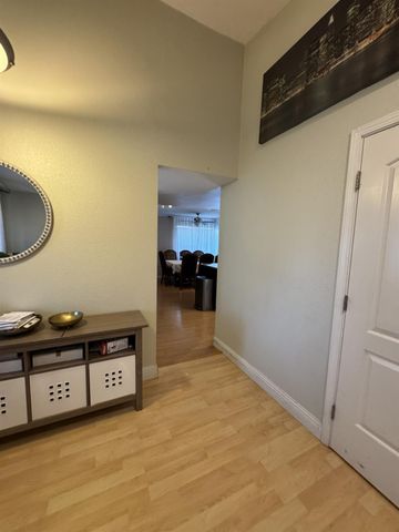 6904 Winlock Ave, Citrus Heights, CA 95621