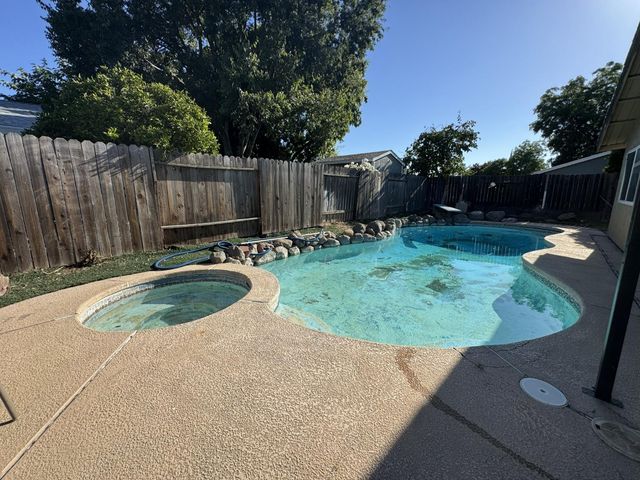 6904 Winlock Ave, Citrus Heights, CA 95621
