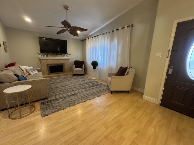 6904 Winlock Ave, Citrus Heights, CA 95621